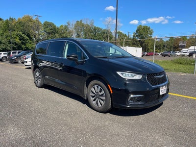 2024 Chrysler Pacifica Hybrid Select