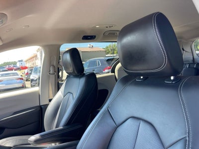 2024 Chrysler Pacifica Hybrid Select