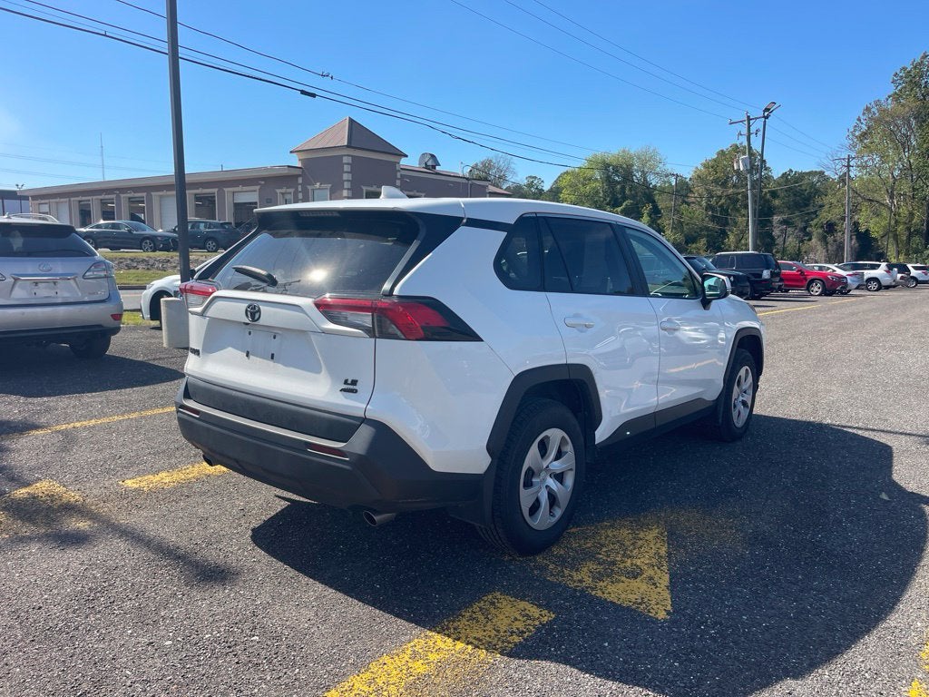 2024 Toyota RAV4 LE