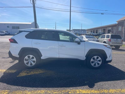 2024 Toyota RAV4 LE