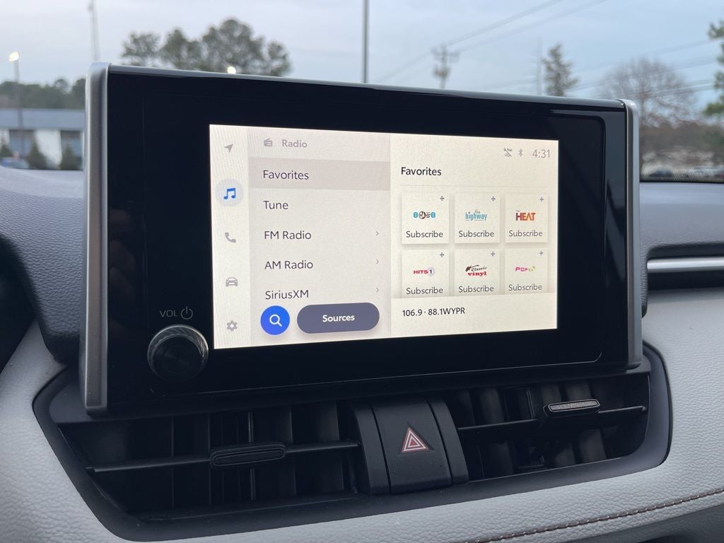 2025 Toyota RAV4 XLE