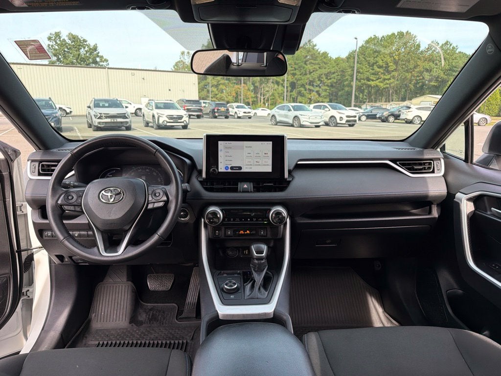2024 Toyota RAV4 Hybrid SE