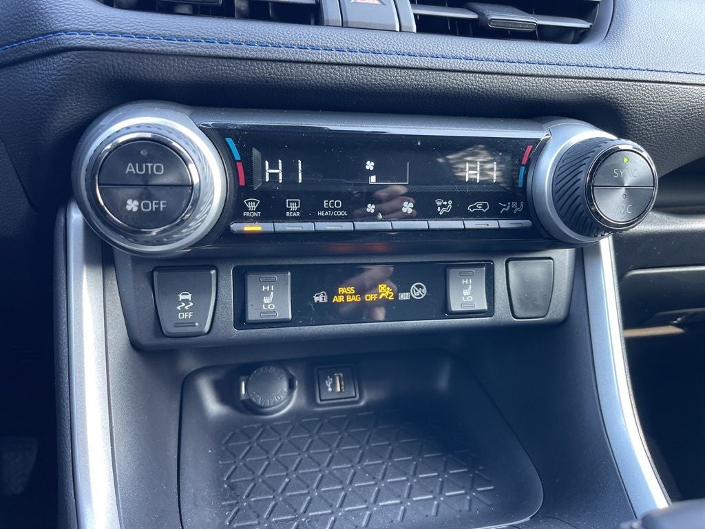 2024 Toyota RAV4 Hybrid SE