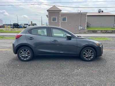 2020 Toyota Yaris LE