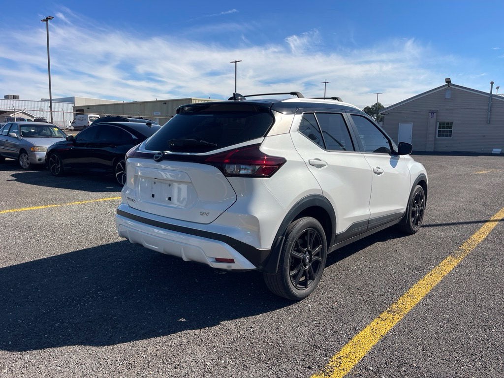 2023 Nissan Kicks SV