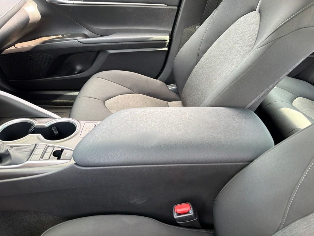 2024 Toyota Camry Hybrid LE
