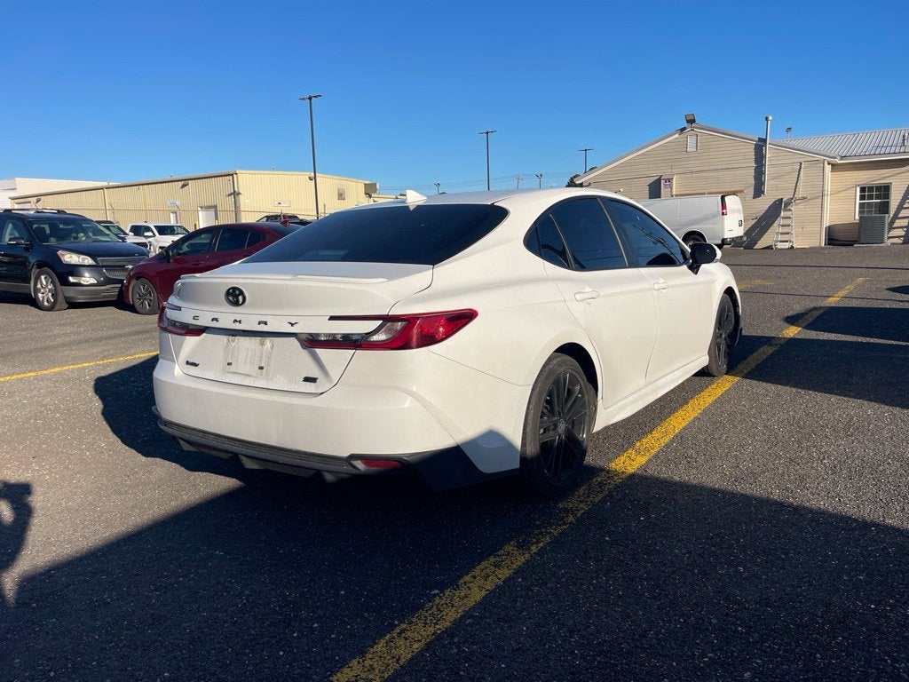 2025 Toyota Camry SE