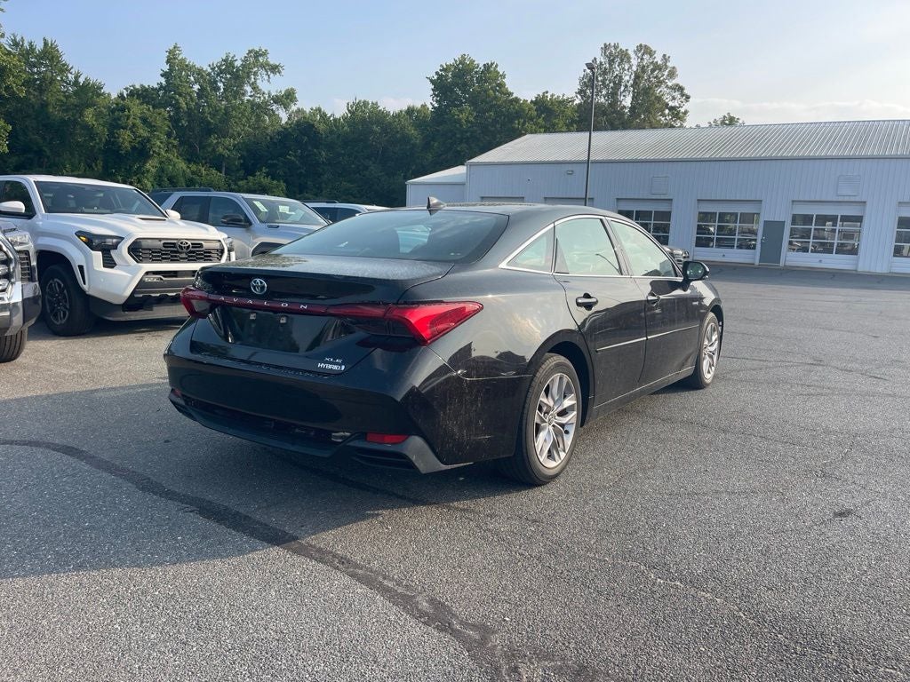 2021 Toyota Avalon Hybrid XLE Plus