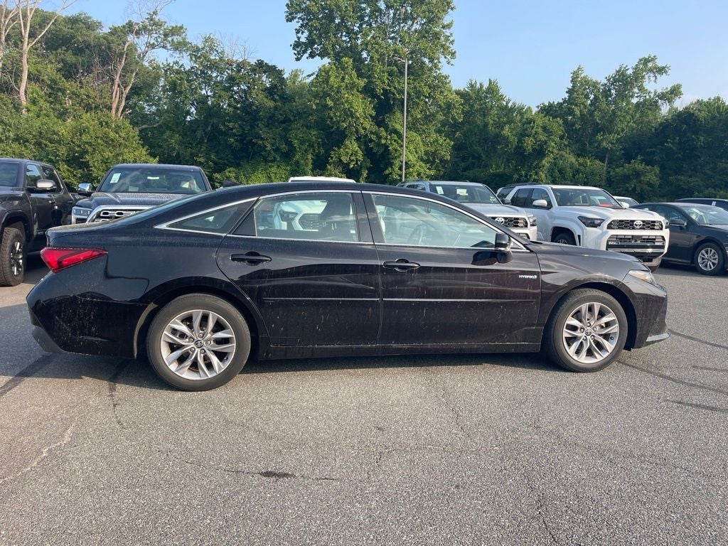 2021 Toyota Avalon Hybrid XLE Plus