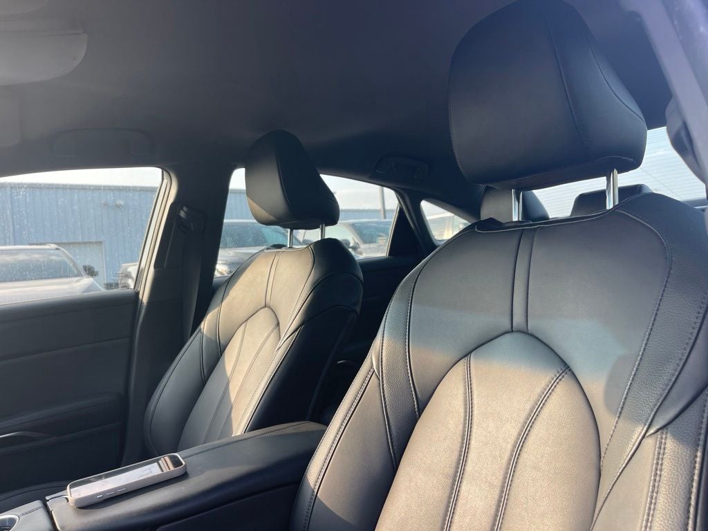 2021 Toyota Avalon Hybrid XLE Plus