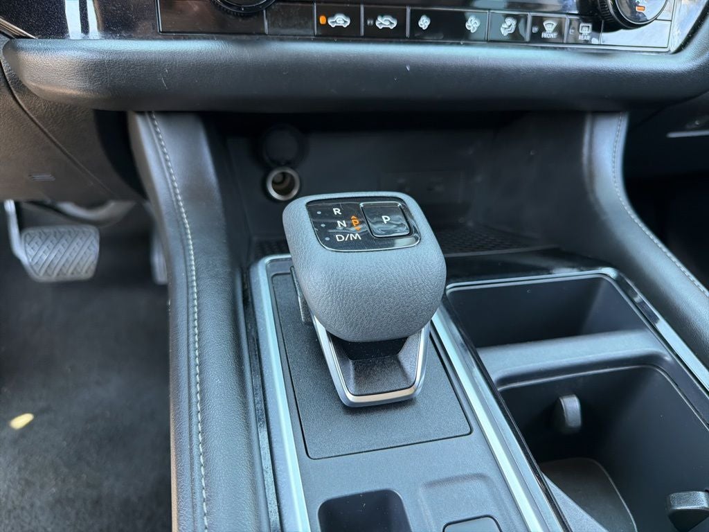 2024 Nissan Pathfinder SV