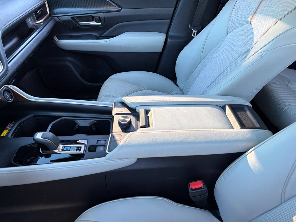 2025 Toyota Grand Highlander Hybrid MAX Platinum