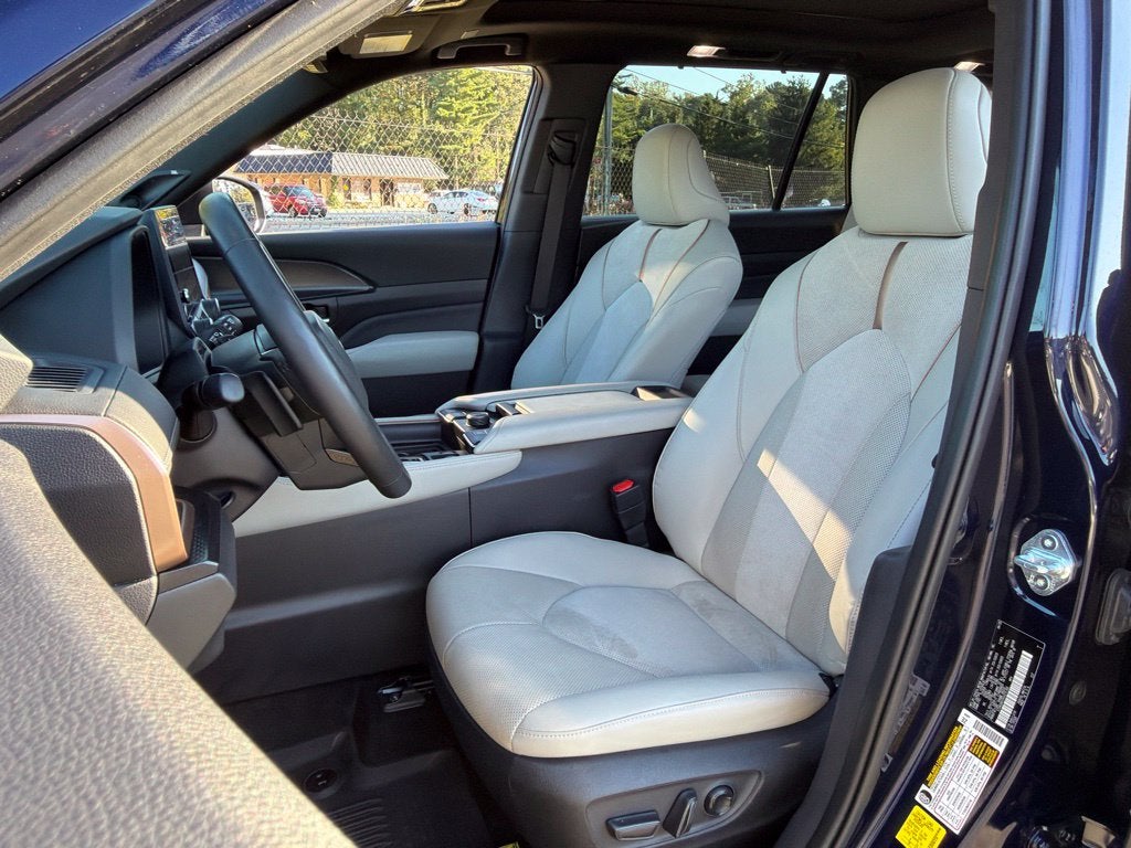 2025 Toyota Grand Highlander Hybrid MAX Platinum