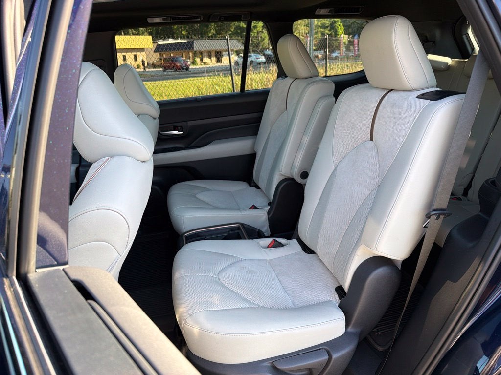 2025 Toyota Grand Highlander Hybrid MAX Platinum
