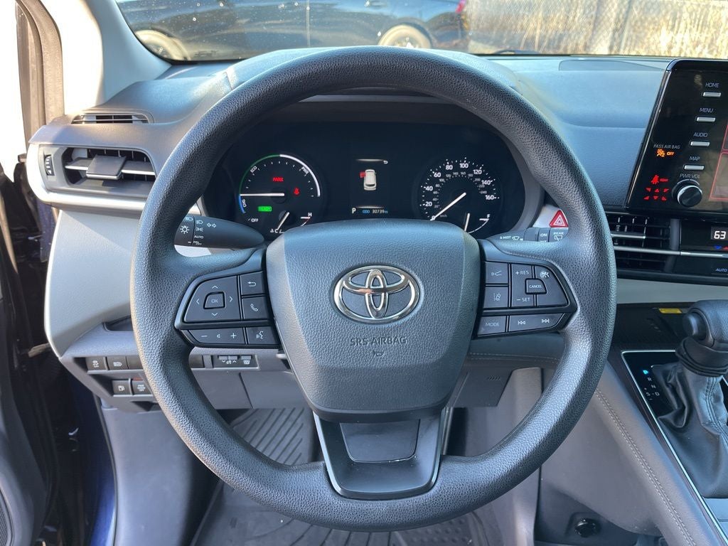 2024 Toyota Sienna LE 8 Passenger