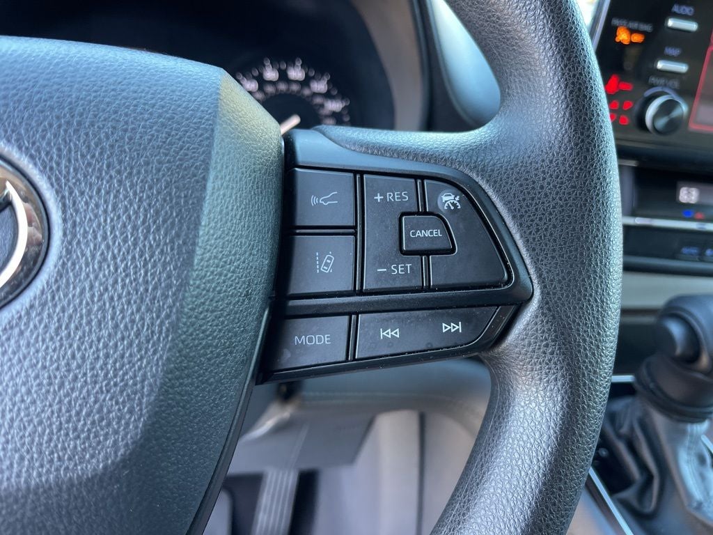 2024 Toyota Sienna LE 8 Passenger