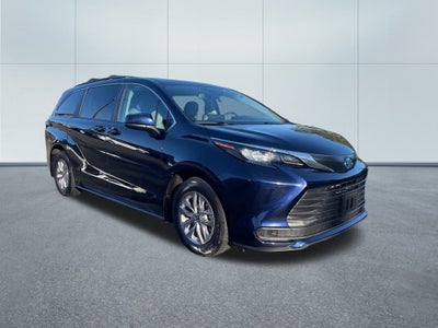 2024 Toyota Sienna LE 8 Passenger