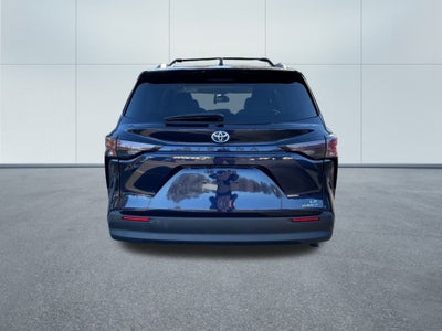 2024 Toyota Sienna LE 8 Passenger