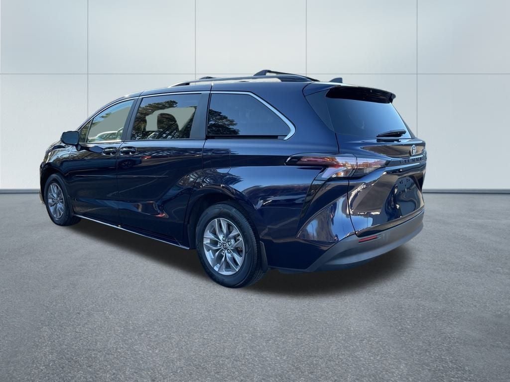 2024 Toyota Sienna LE 8 Passenger