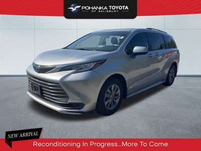 2021 Toyota Sienna LE 8 Passenger