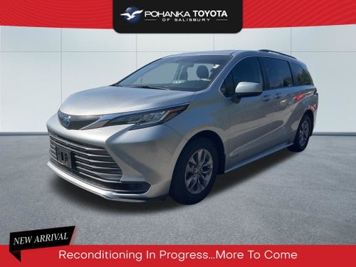 2021 Toyota Sienna LE 8 Passenger