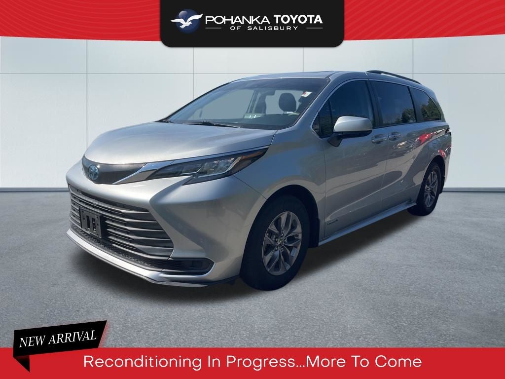 2021 Toyota Sienna LE 8 Passenger