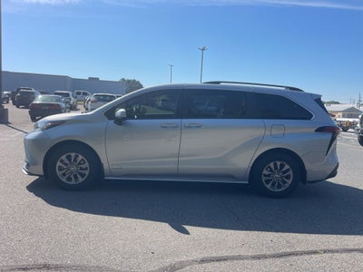 2021 Toyota Sienna LE 8 Passenger