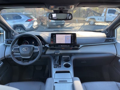 2023 Toyota Sienna XSE 7 Passenger
