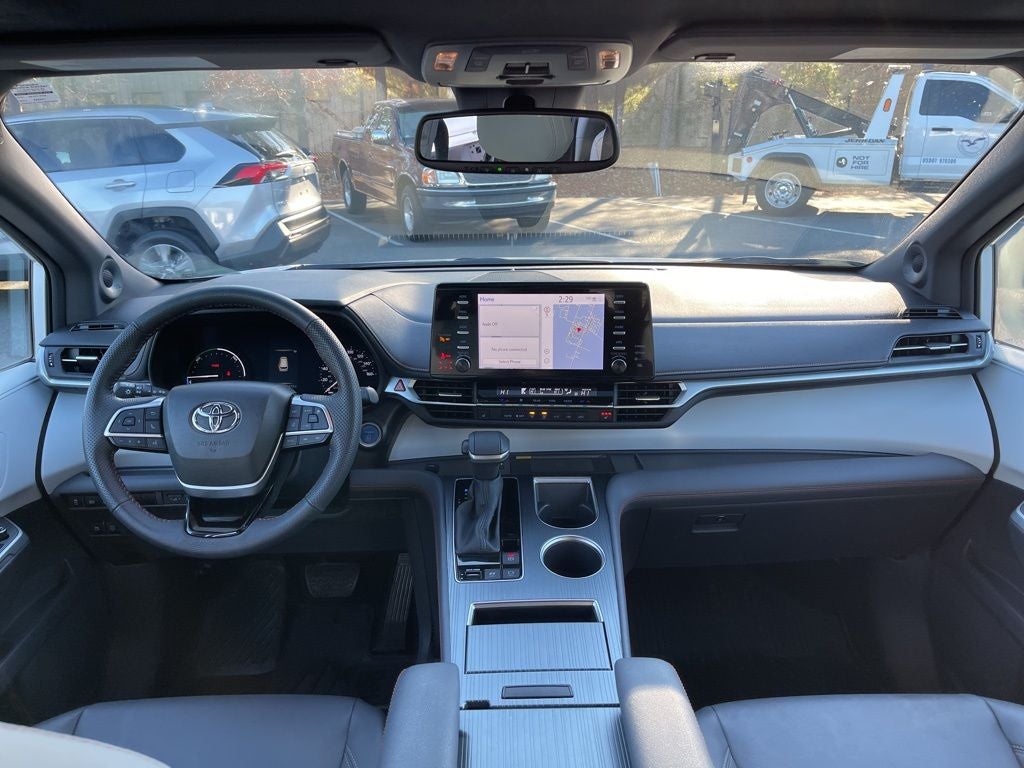 2023 Toyota Sienna XSE 7 Passenger