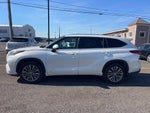 2022 Toyota Highlander Hybrid Platinum