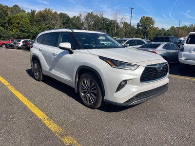 2022 Toyota Highlander Hybrid Platinum