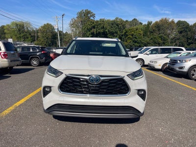 2022 Toyota Highlander Hybrid Platinum