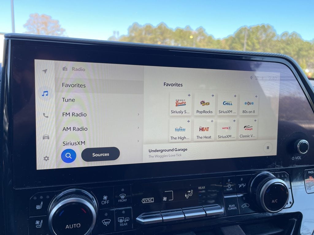 2023 Toyota Highlander Hybrid Platinum