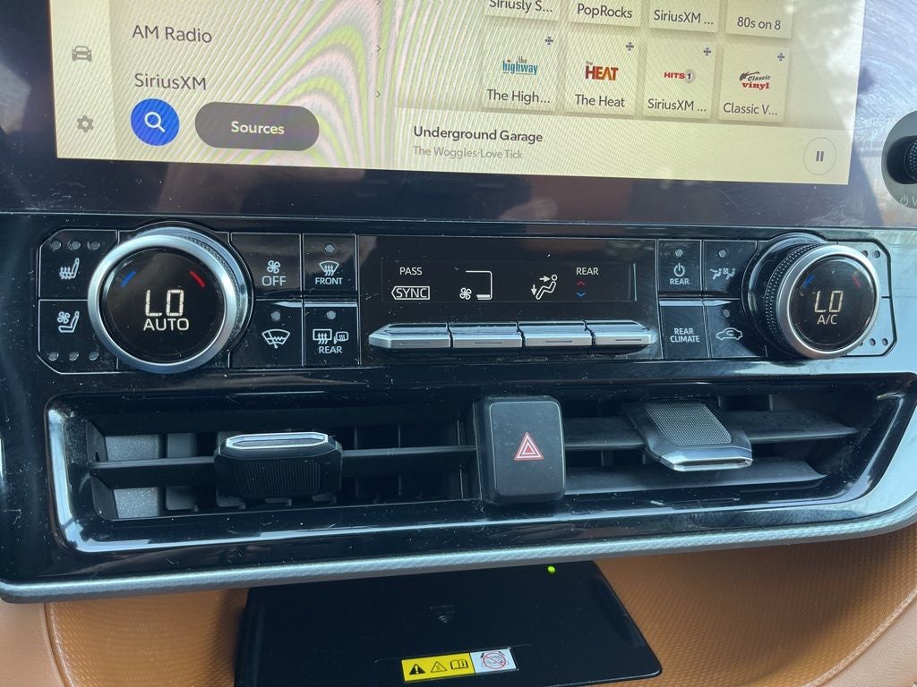 2023 Toyota Highlander Hybrid Platinum