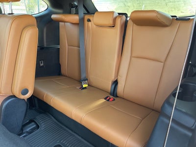 2023 Toyota Highlander Hybrid Platinum