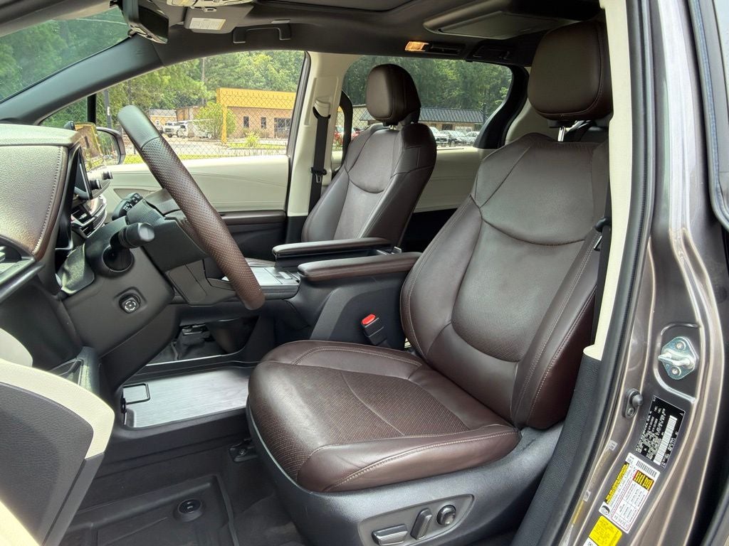 2022 Toyota Sienna Platinum 7 Passenger