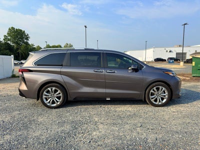 2022 Toyota Sienna Platinum 7 Passenger