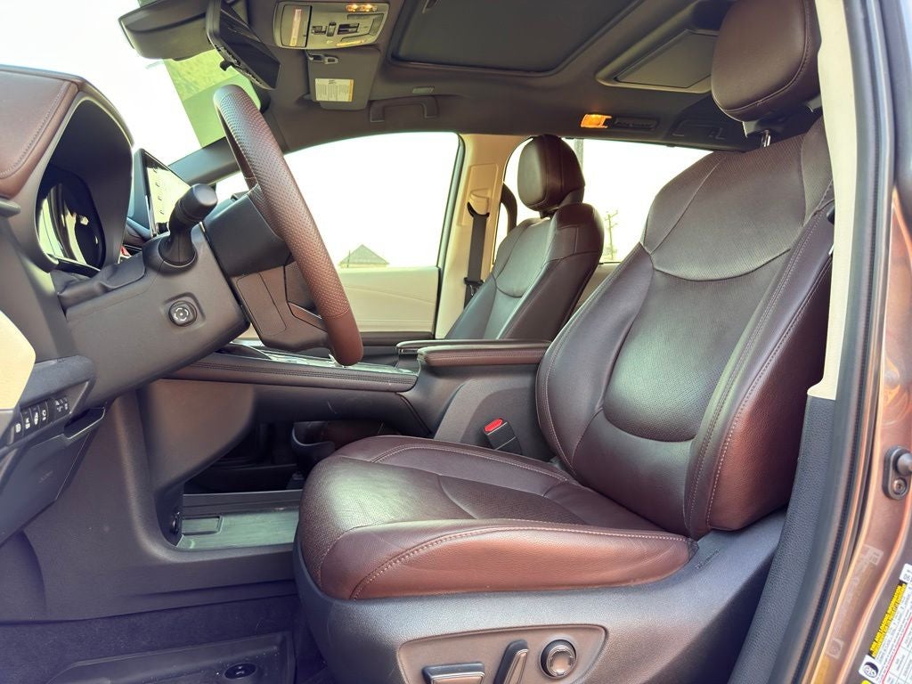 2022 Toyota Sienna Platinum 7 Passenger