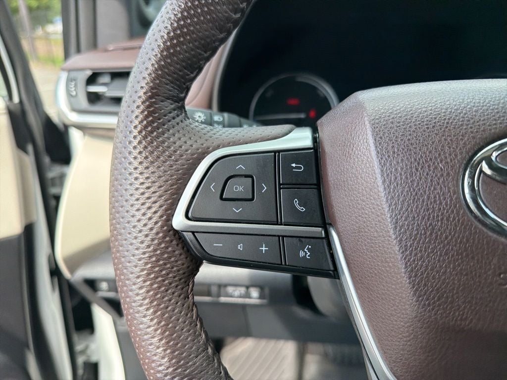 2023 Toyota Sienna Platinum 7 Passenger