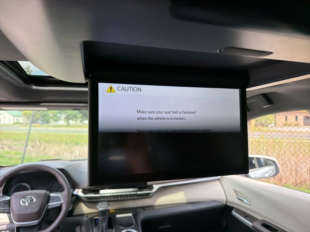 2023 Toyota Sienna Platinum 7 Passenger