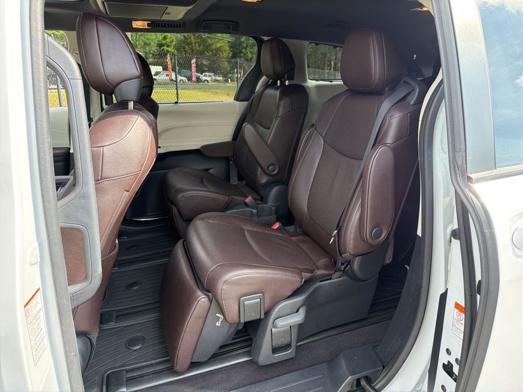 2023 Toyota Sienna Platinum 7 Passenger
