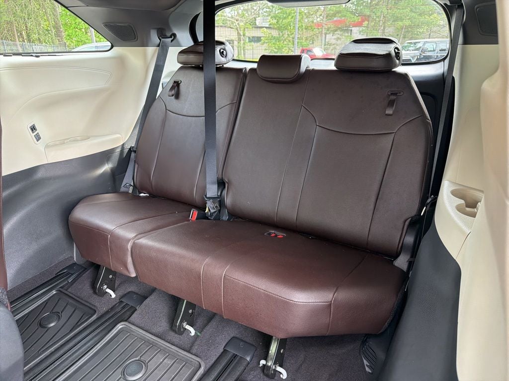 2023 Toyota Sienna Platinum 7 Passenger