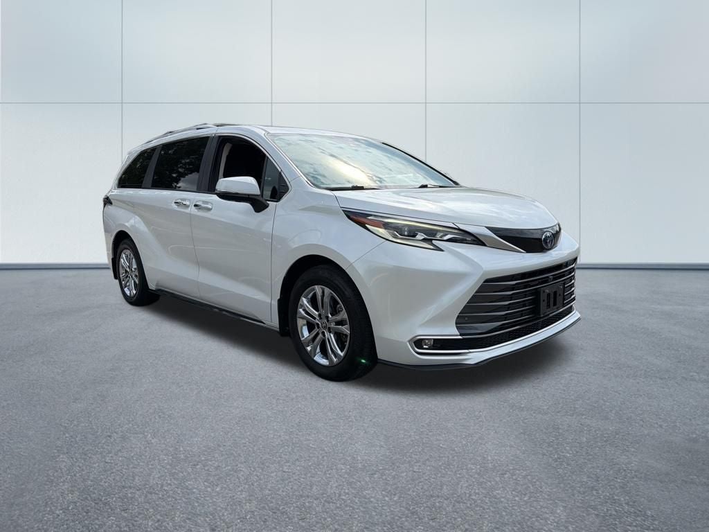 2023 Toyota Sienna Platinum 7 Passenger