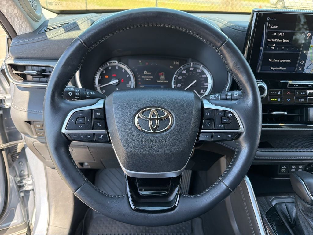 2022 Toyota Highlander Platinum
