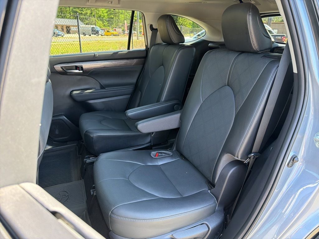 2022 Toyota Highlander Platinum