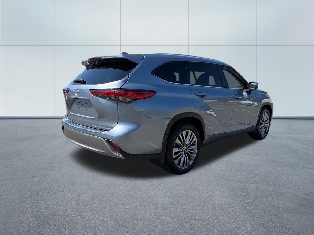 2022 Toyota Highlander Platinum