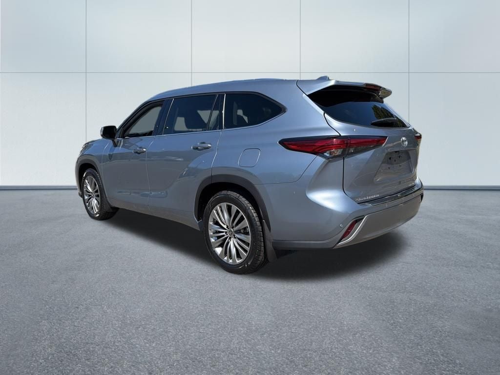 2022 Toyota Highlander Platinum