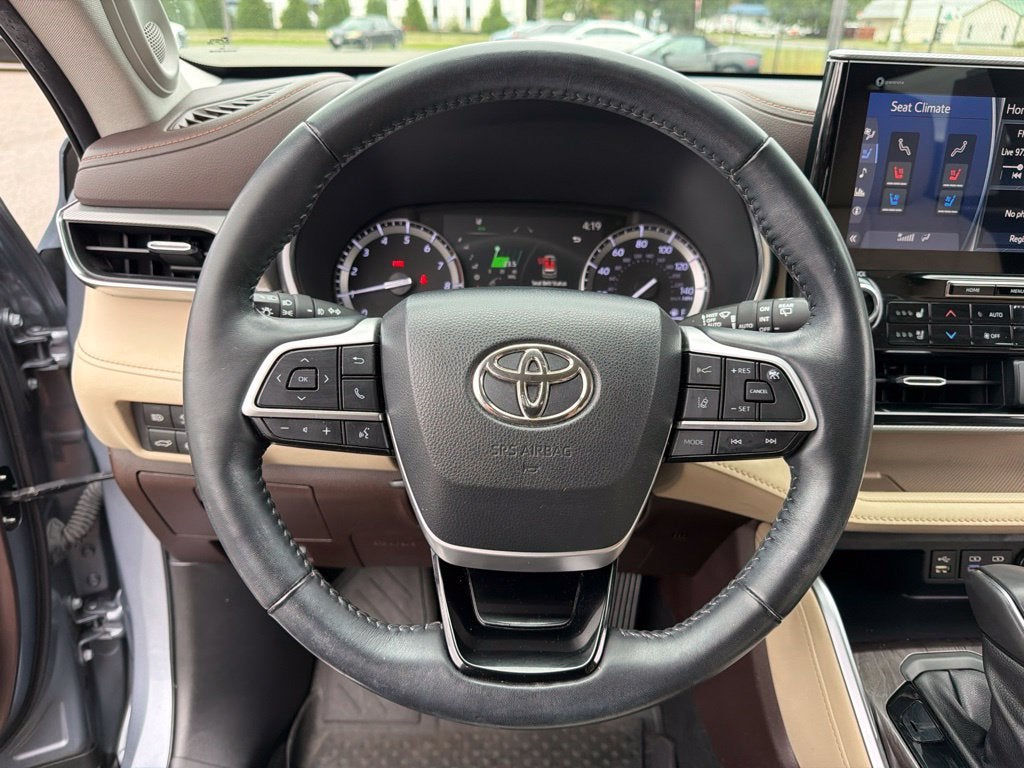 2022 Toyota Highlander Platinum