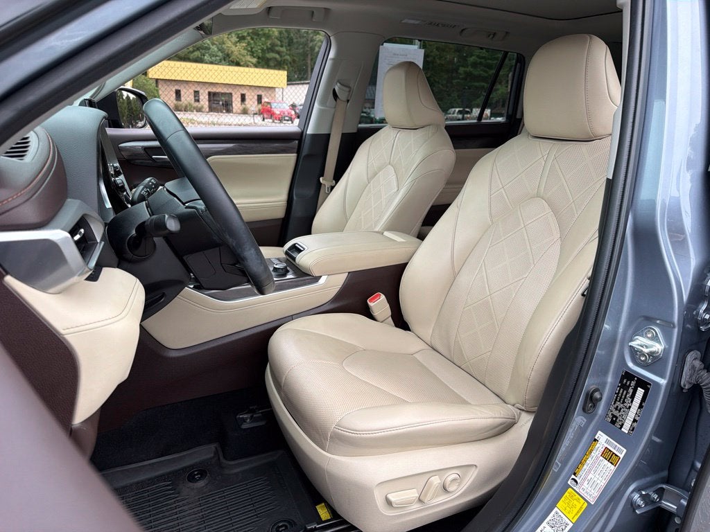 2022 Toyota Highlander Platinum