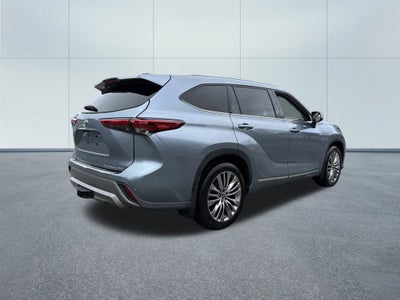 2022 Toyota Highlander Platinum